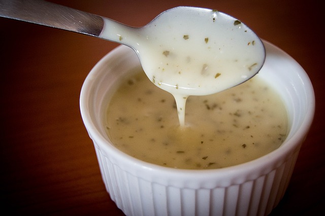 Vinaigrette colorée à la spiruline