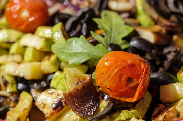 Poêlée de courgette et pommes de terre à la spiruline